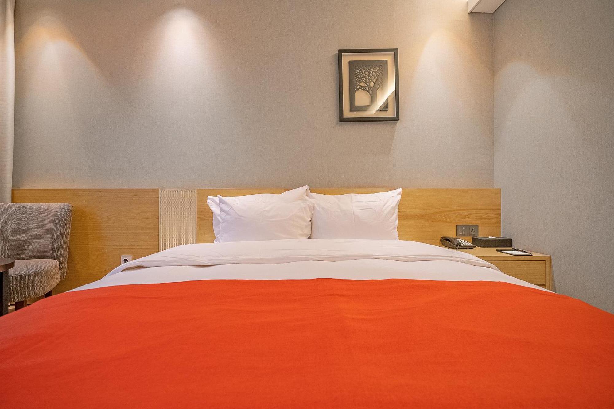 Gloucester Hotel Cshongdzsu Kültér fotó