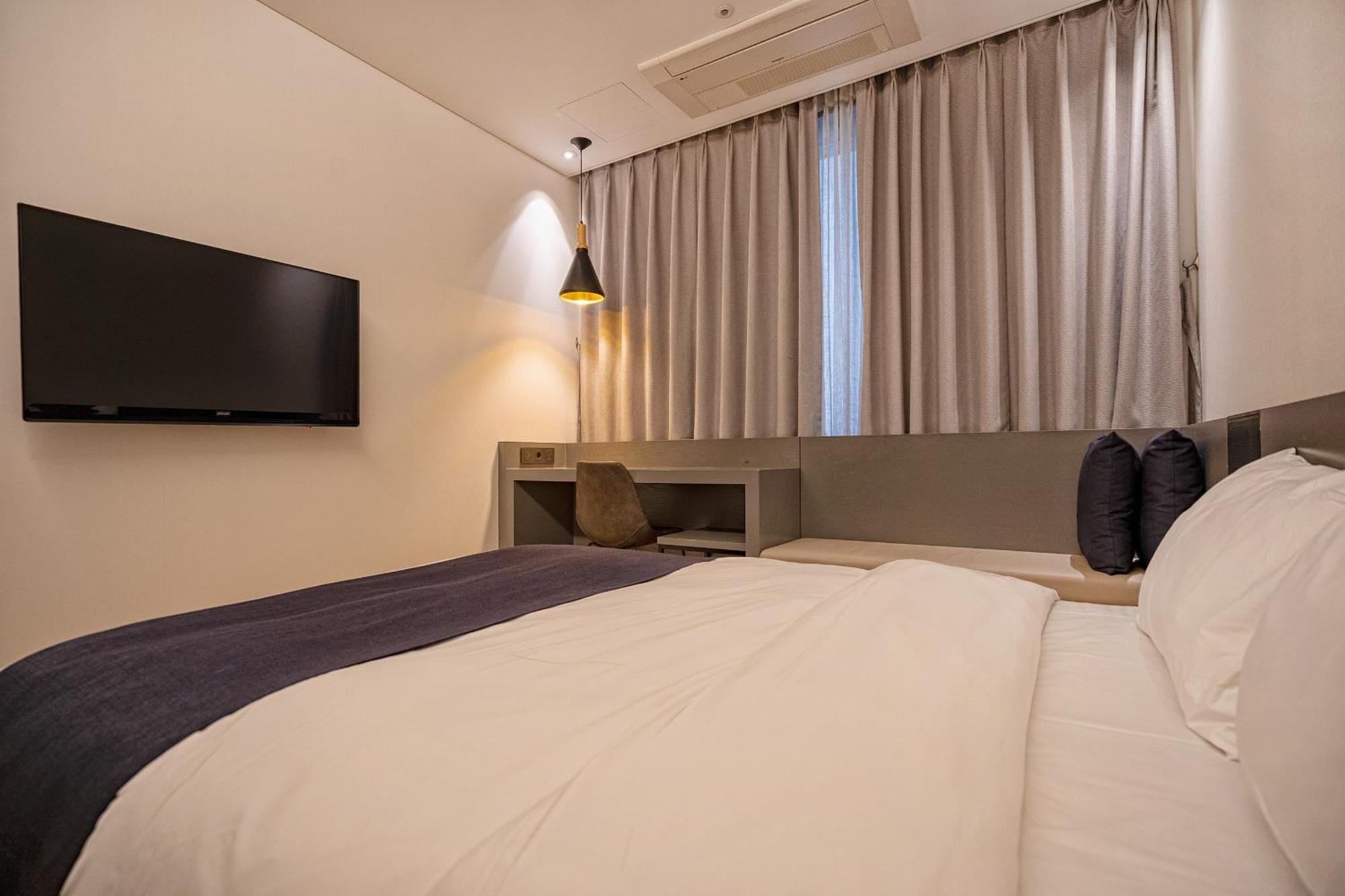 Gloucester Hotel Cshongdzsu Kültér fotó