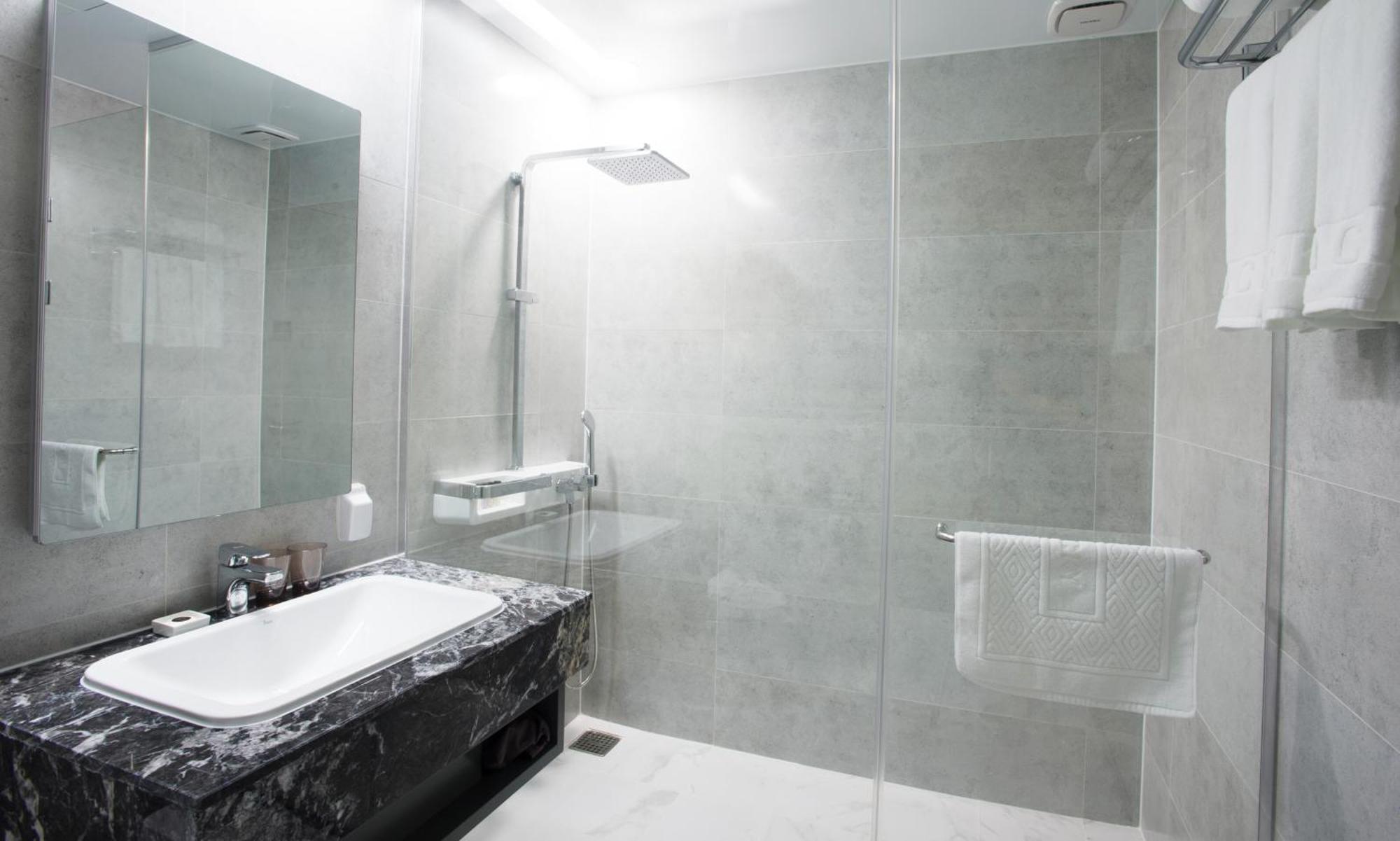 Gloucester Hotel Cshongdzsu Kültér fotó