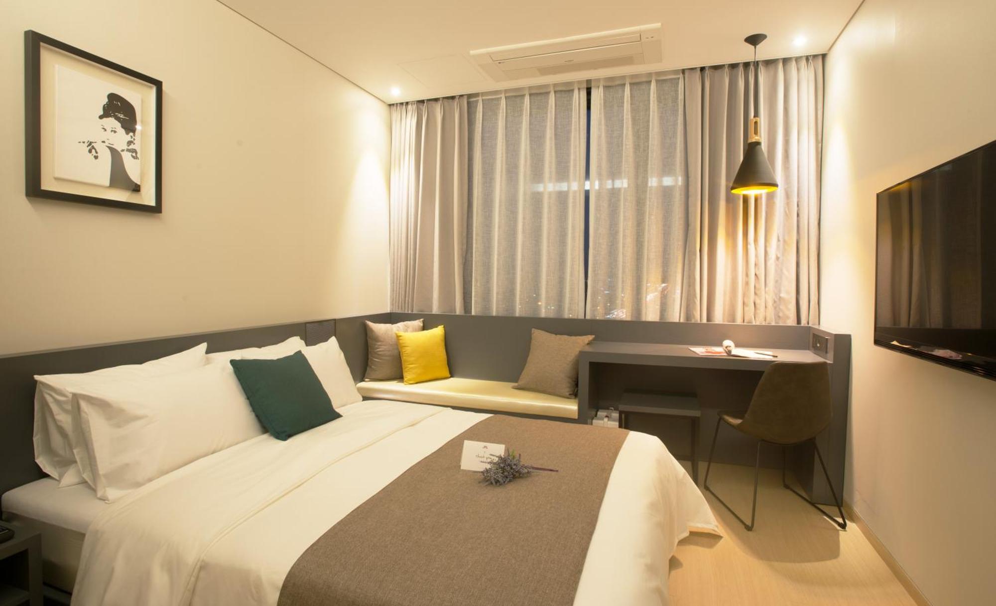 Gloucester Hotel Cshongdzsu Kültér fotó