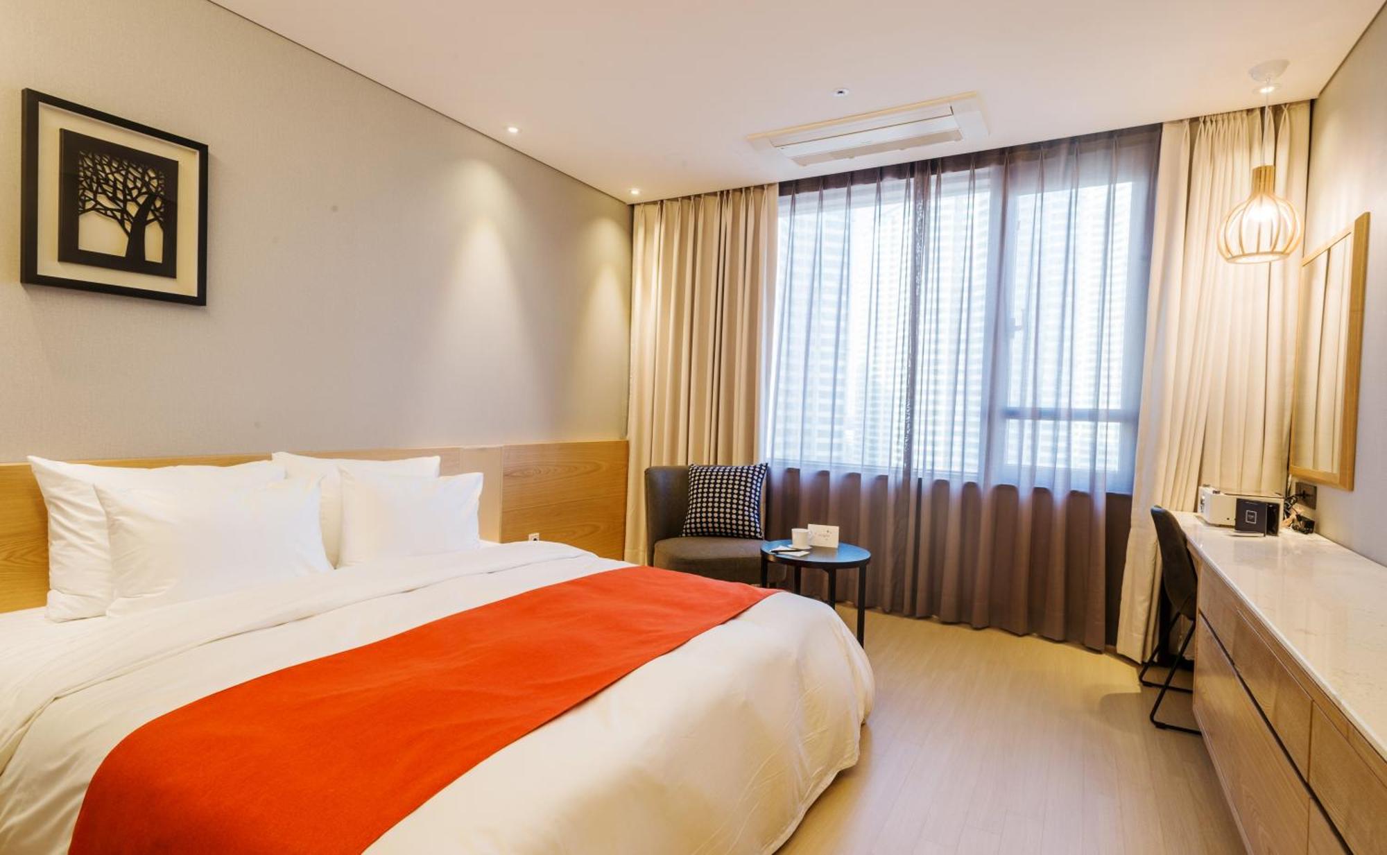 Gloucester Hotel Cshongdzsu Kültér fotó