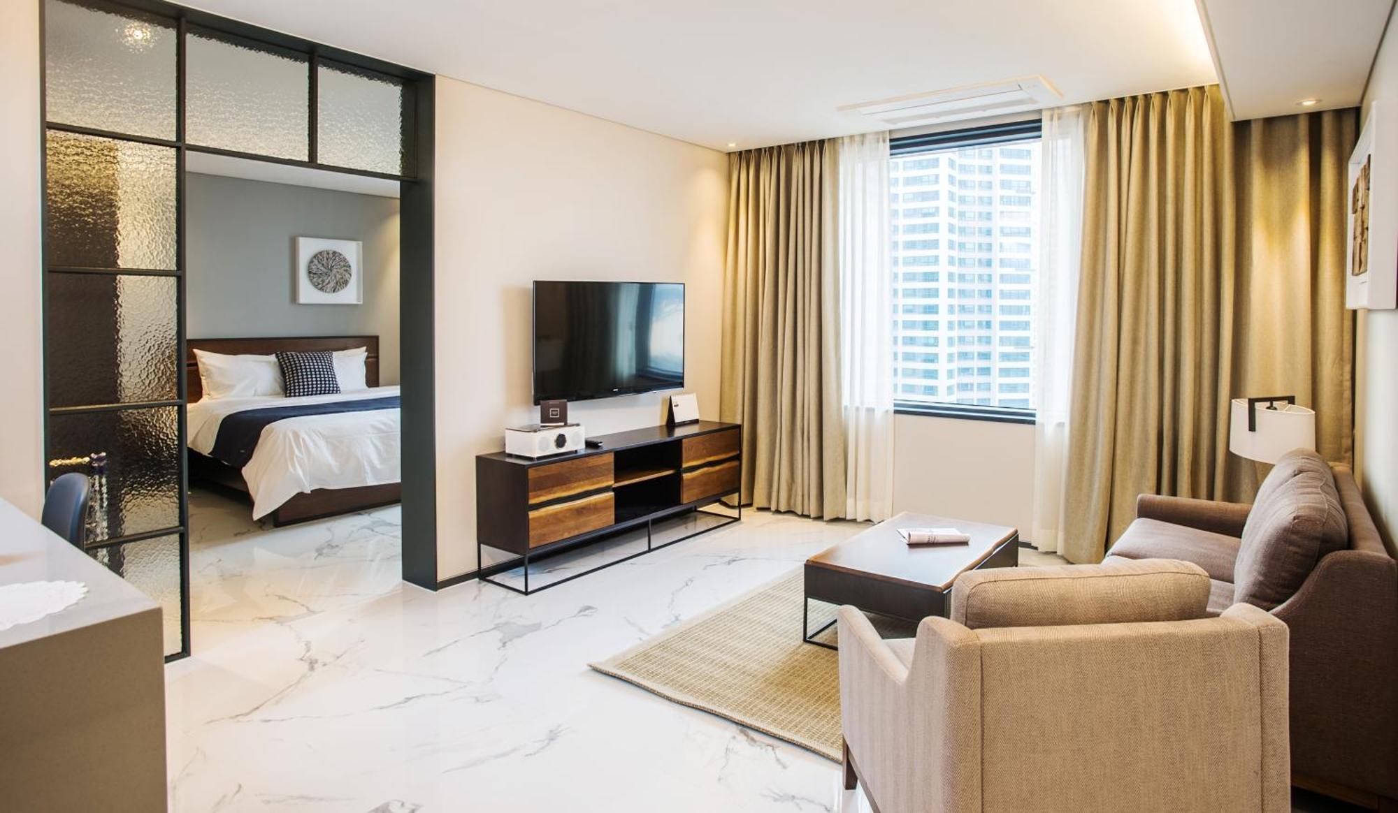 Gloucester Hotel Cshongdzsu Kültér fotó